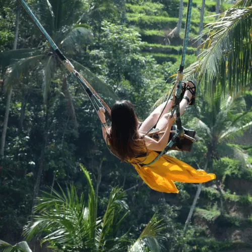 swing-above-the-jungle-at-bali-swing-ubud
