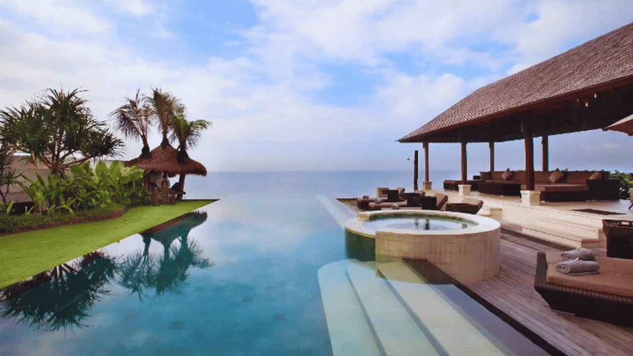 Top 5 Beachfront Villa Bali