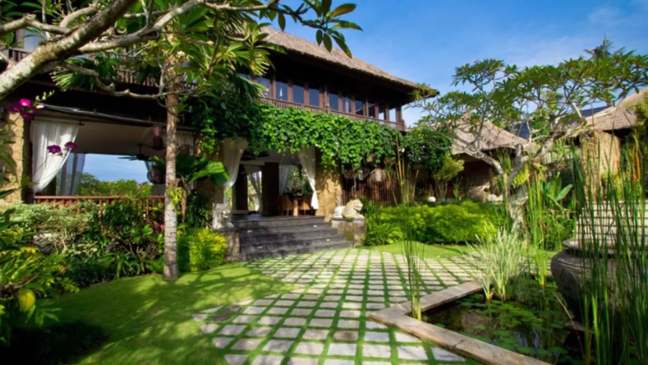 featured-beachfront-stay-villa-teresa-canggu