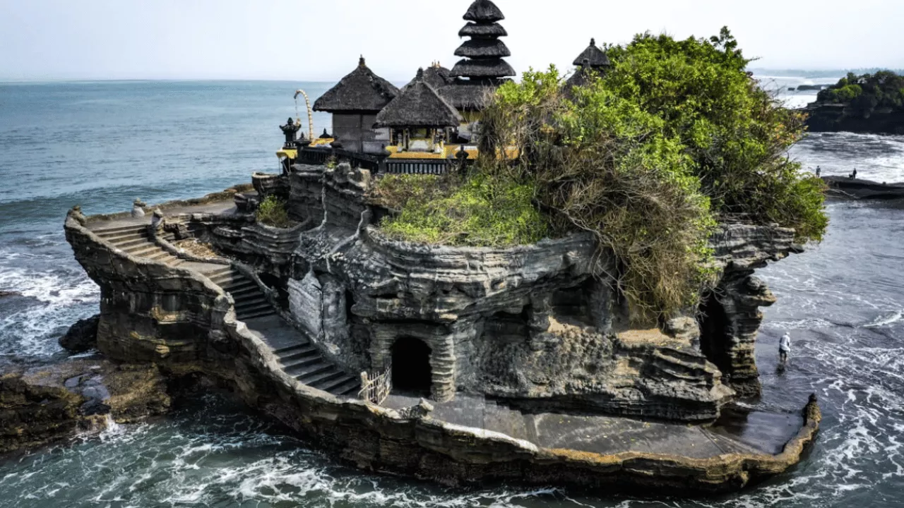 tanah-lot-temple
