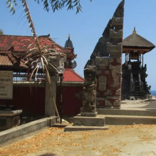 21-pura-batu-mas-kuning