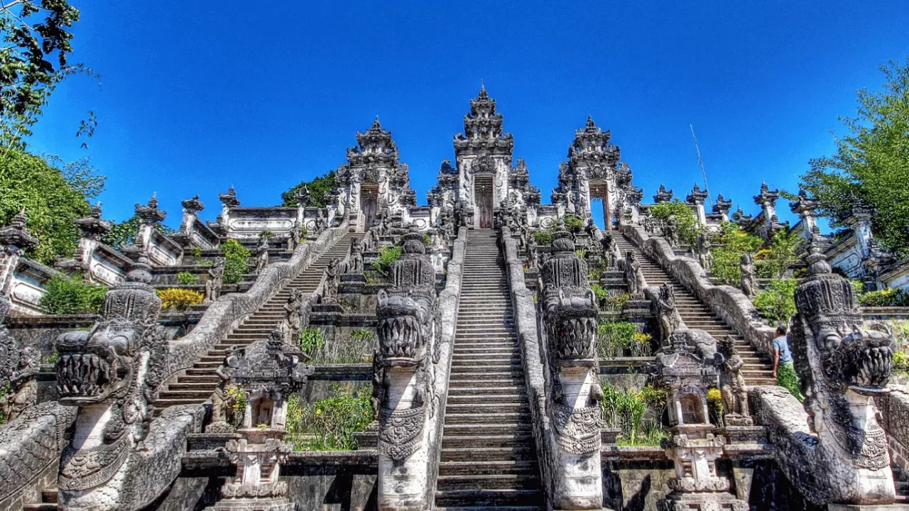 things-to-do-at-pura-lempuyang